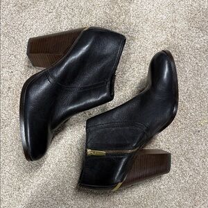 Coach Hattie booties - Q1969. Black Leather Ankle Boots size 10